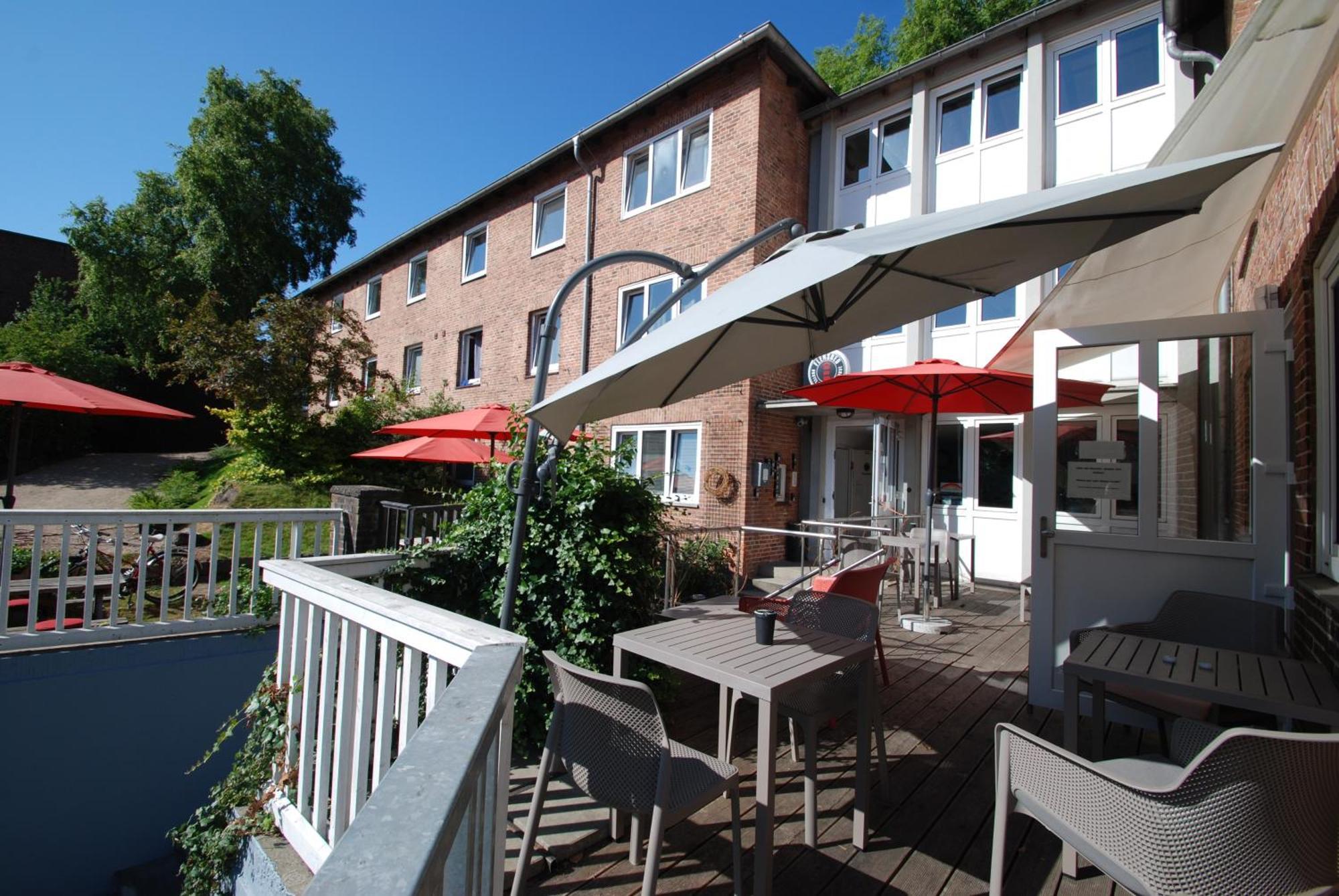 Flensbed Hotel & Hostel เฟลนส์บวร์ก ภายนอก รูปภาพ